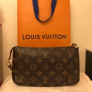 AUTHENTIC Louis Vuitton Monogram Pochette
